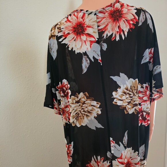 Siren Lily women's black floral kimono with fringe, size 2X. - Picture 2 of 7